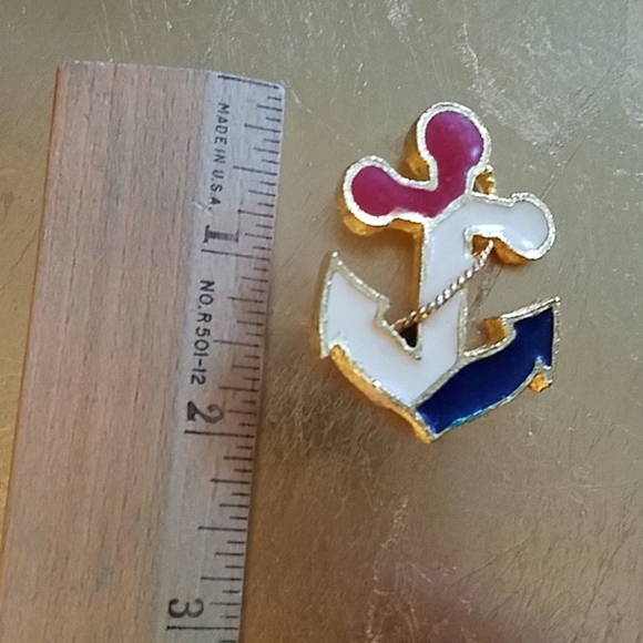 Vintage anchor pin - Picture 3 of 4
